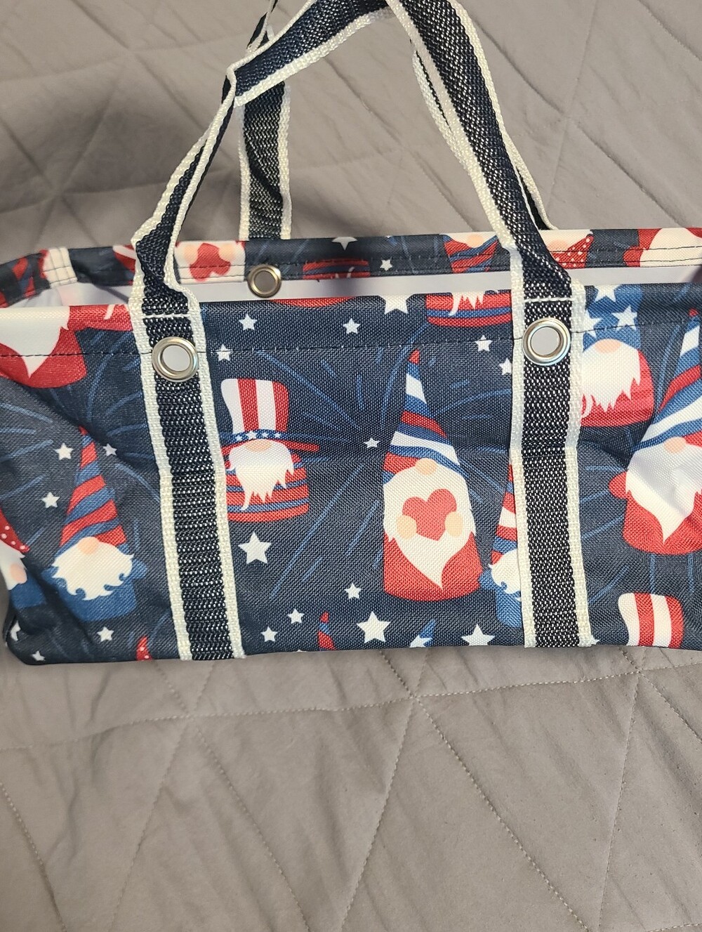 Thirty One 31 Gnomes Tiny Utility Tote Gnome Of The Brave Patriotic 4th of July